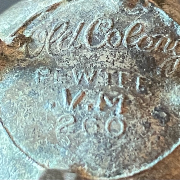 Vintage Old Colony miniature potbelly salshaker - Picture 5 of 6